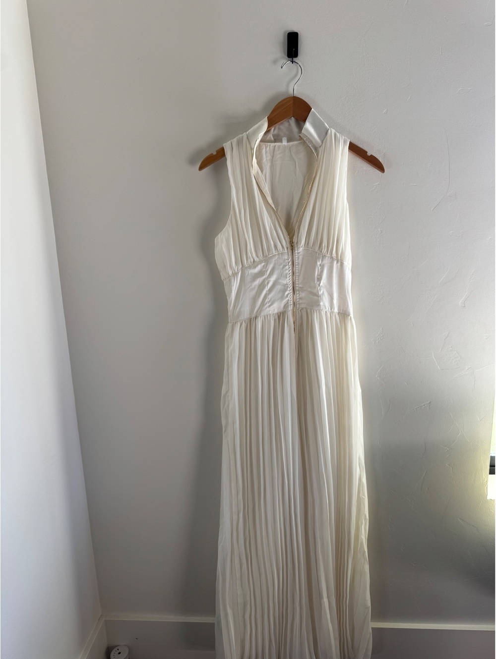 White Pleated Wide-Leg Jumpsuit – Size Medium – New Without Tags
